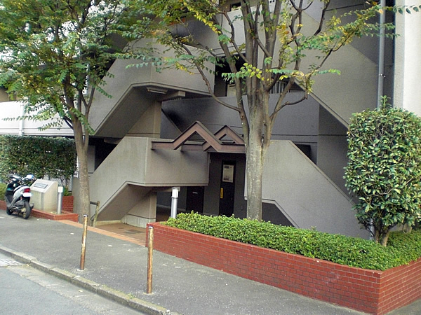 サングレイス鴨居の外観