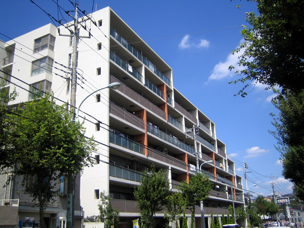 エルフィーノ鶴川パークヒルズの外観