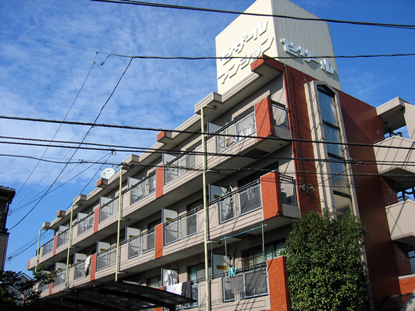 セザール久地の外観