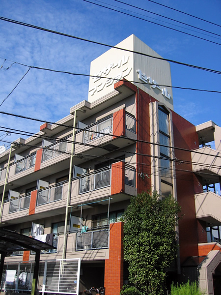 セザール久地の外観