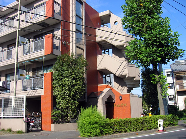 セザール久地の外観