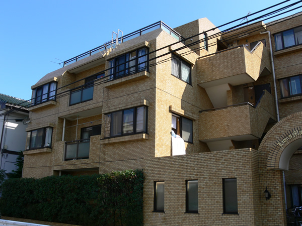 ライオンズマンション久地の外観