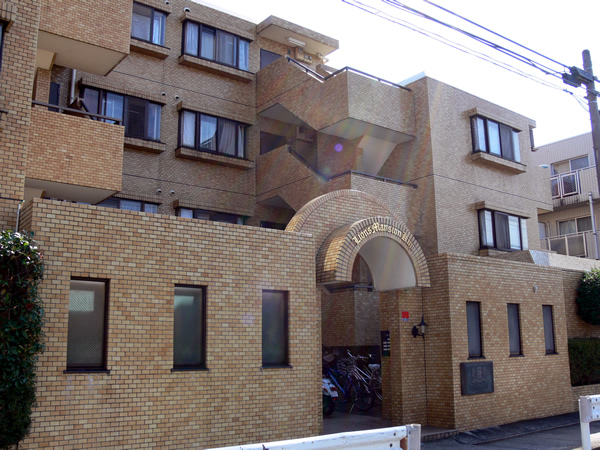 ライオンズマンション久地の外観