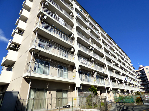 南林間ハイツの外観