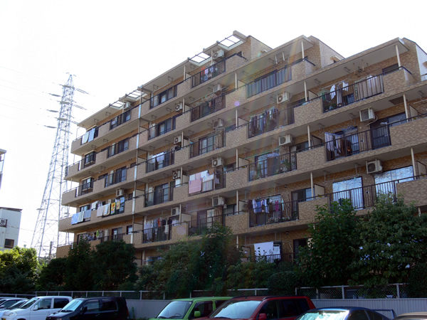 ライオンズマンション宿河原の外観