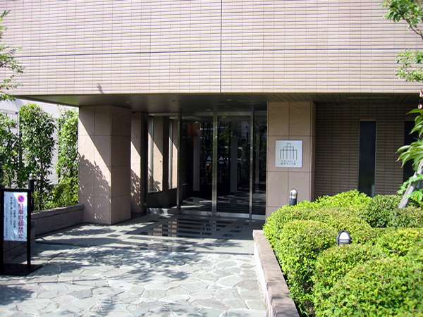 グラビスコート読売ランド前の外観