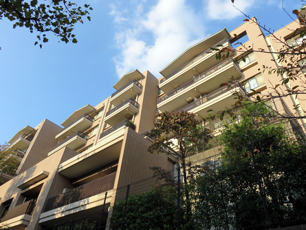 コスモ宮前平ヒルズの外観