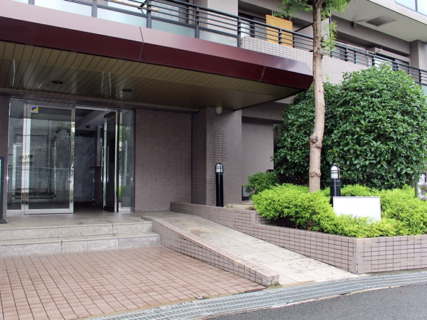 向ヶ丘遊園東ガーデンハウス2番館の外観