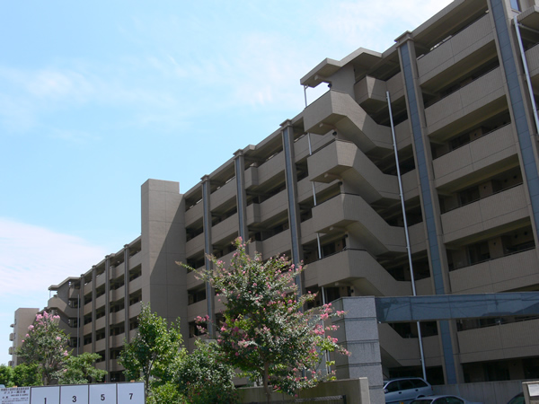 コスモステージ宿河原の外観