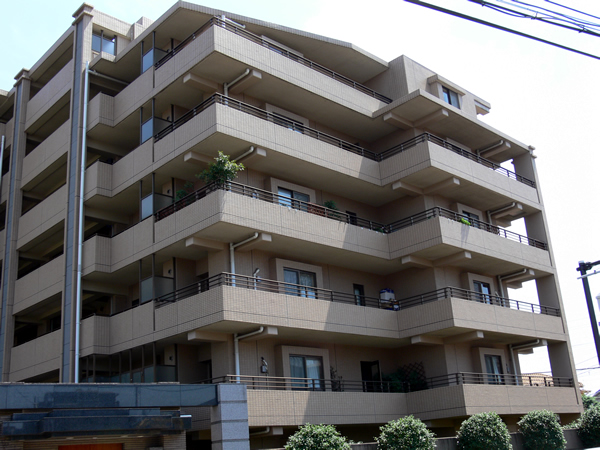 コスモステージ宿河原の外観