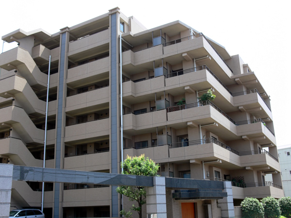 コスモステージ宿河原の外観