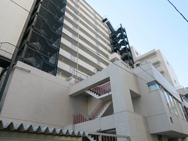 サニープラザ平塚の外観