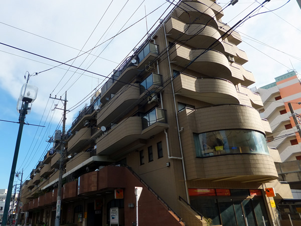 マック綱島コートの外観