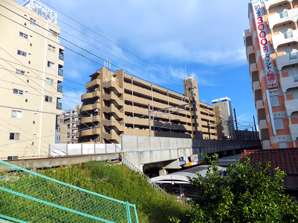 マック綱島コートの外観