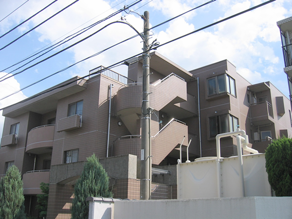 エクセラージュあざみ野の外観