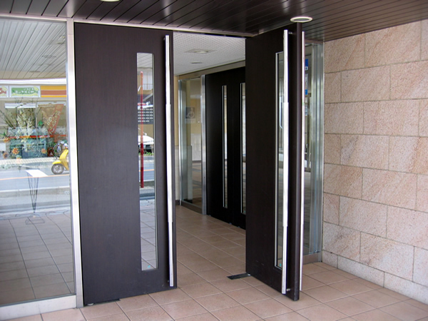 レクセルマンション東林間の外観