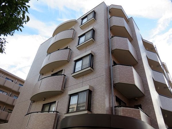 サーパス武蔵中原の外観