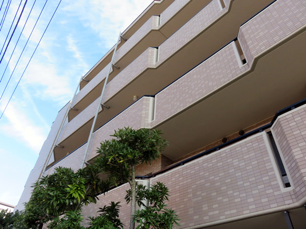 サーパス武蔵中原の外観