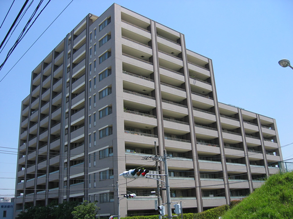 ドレッセあざみ野エスタフレンテの外観