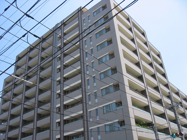 ドレッセあざみ野エスタフレンテの外観