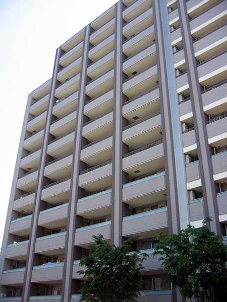 ドレッセあざみ野エスタフレンテの外観