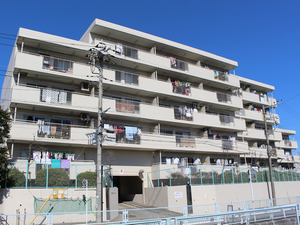 長津田パークハイツの外観