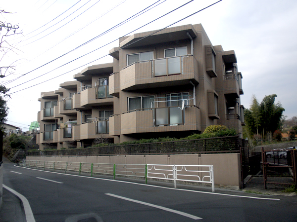 ライフヴィラ長津田の外観