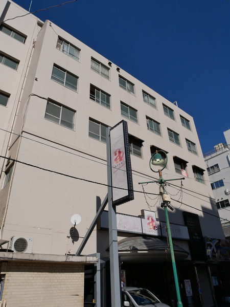 平塚紅谷座ビルの外観