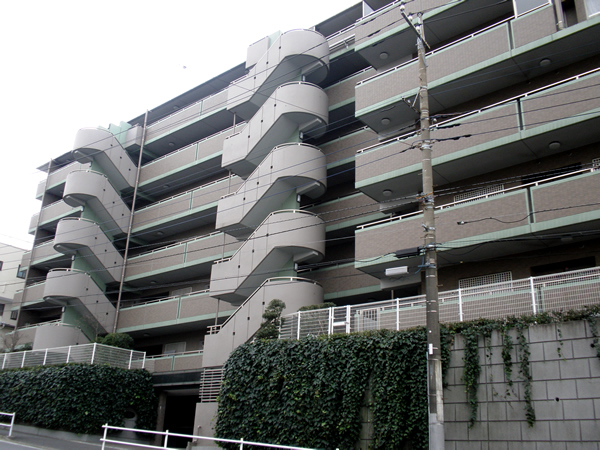 グローリオ長津田の外観