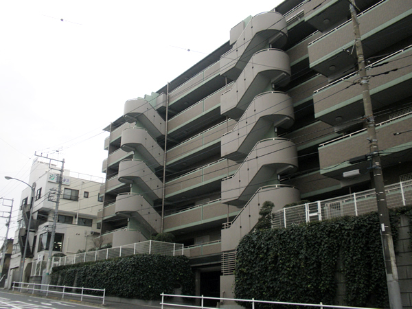 グローリオ長津田の外観