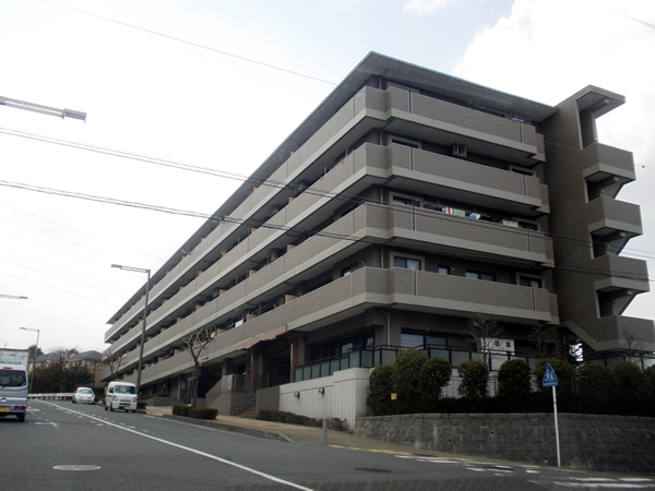 ライオンズマンションこどもの国の外観