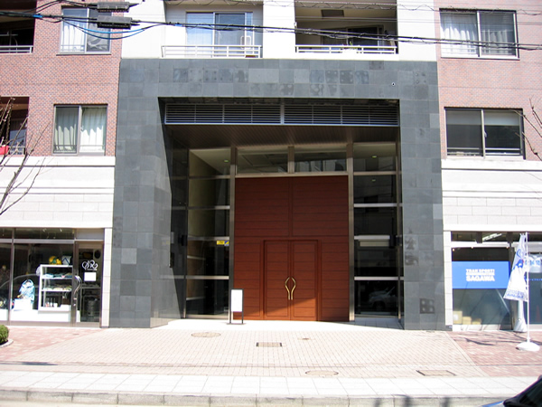 リシェ横浜山下公園の外観