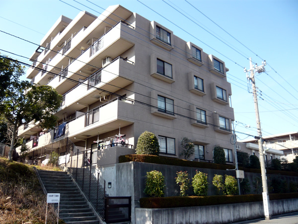 コスモつきみ野プライムコートの外観