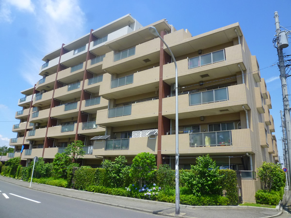 リーデンススクエアつきみ野ソレイユコートの外観