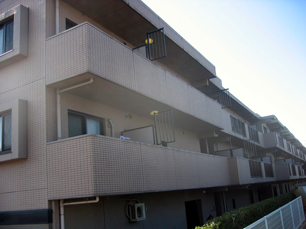 モアクレストヒルズガーデンの外観