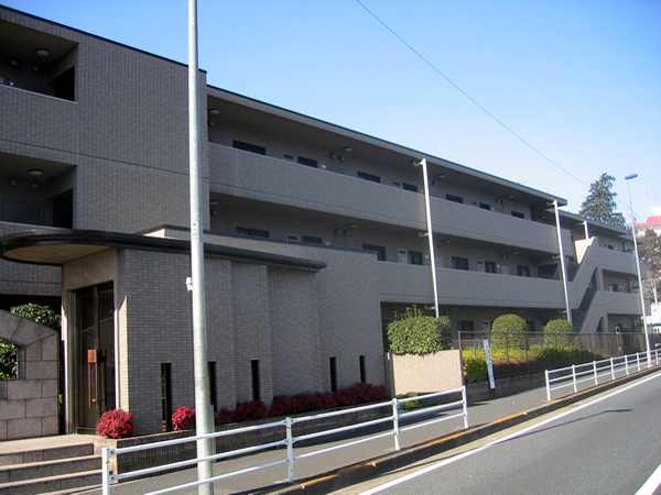 ハイコートつきみ野の外観