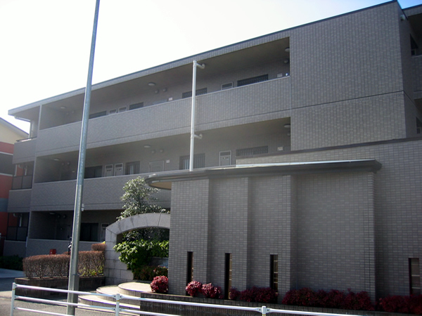 ハイコートつきみ野の外観