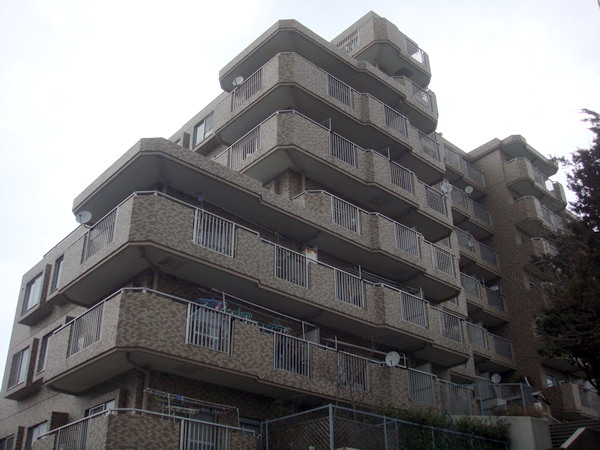 朝日さつきが丘マンションの外観