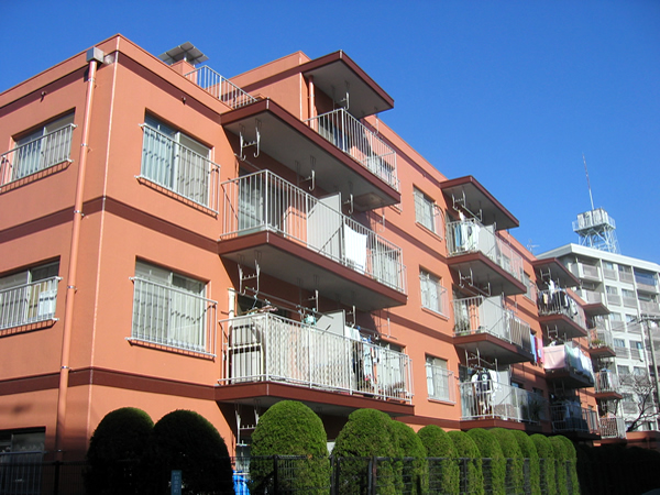 東海第2狛江マンションの外観