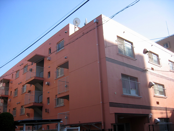 東海第2狛江マンションの外観