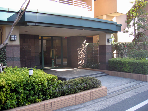 ヒルズ狛江の外観