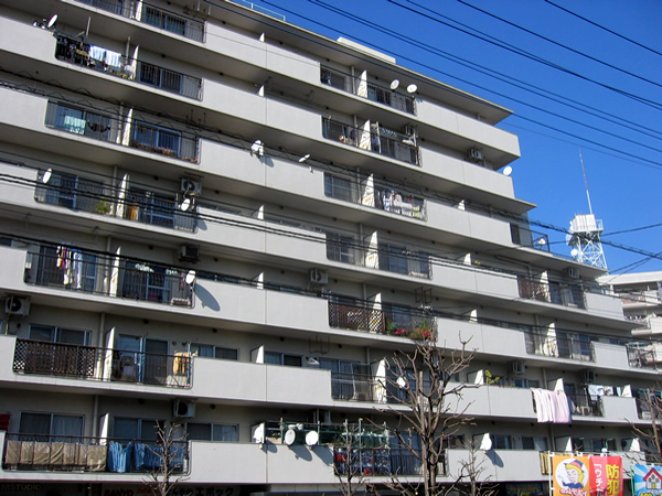 東海狛江マンションの外観