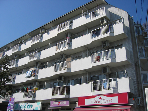 グリーンヒルあざみ野の外観