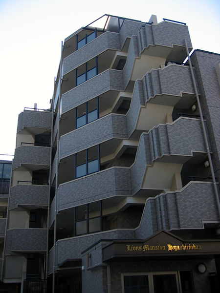 ライオンズマンション東林間の外観