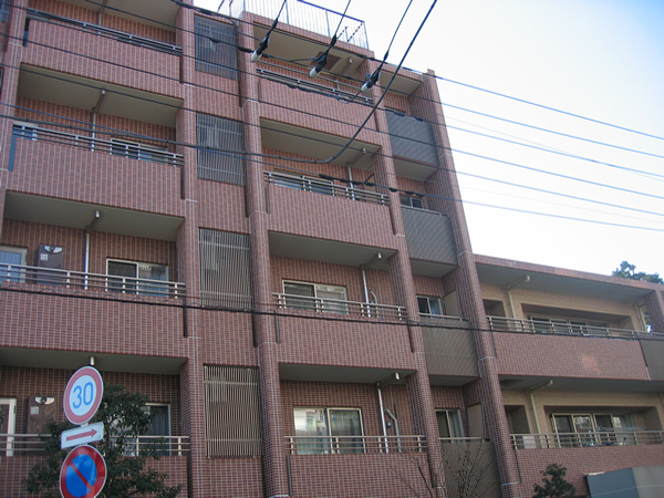 ブリリア東林間の外観