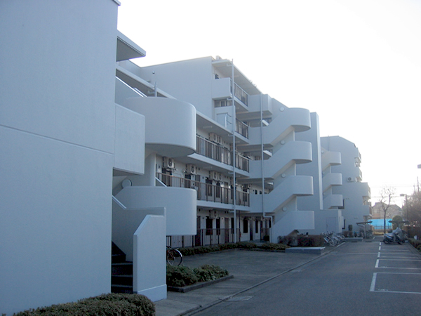 コスモ東林間の外観