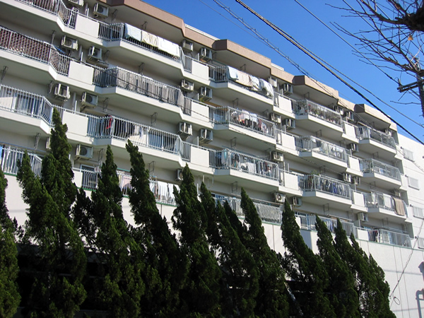 ライフコア東林間の外観