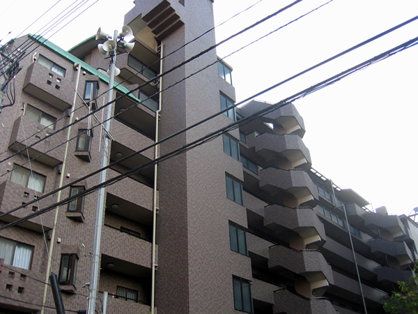 ドラゴンマンション町田3番館の外観