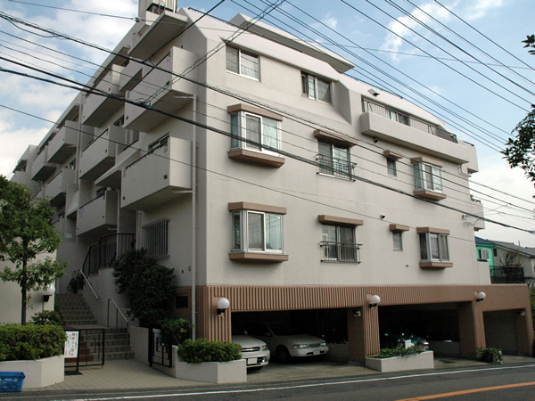 鷺沼東ロイヤルマンションの外観