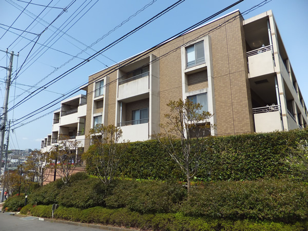 ライオンズマンション鷺沼フォレストヒルズサウスウィングの外観